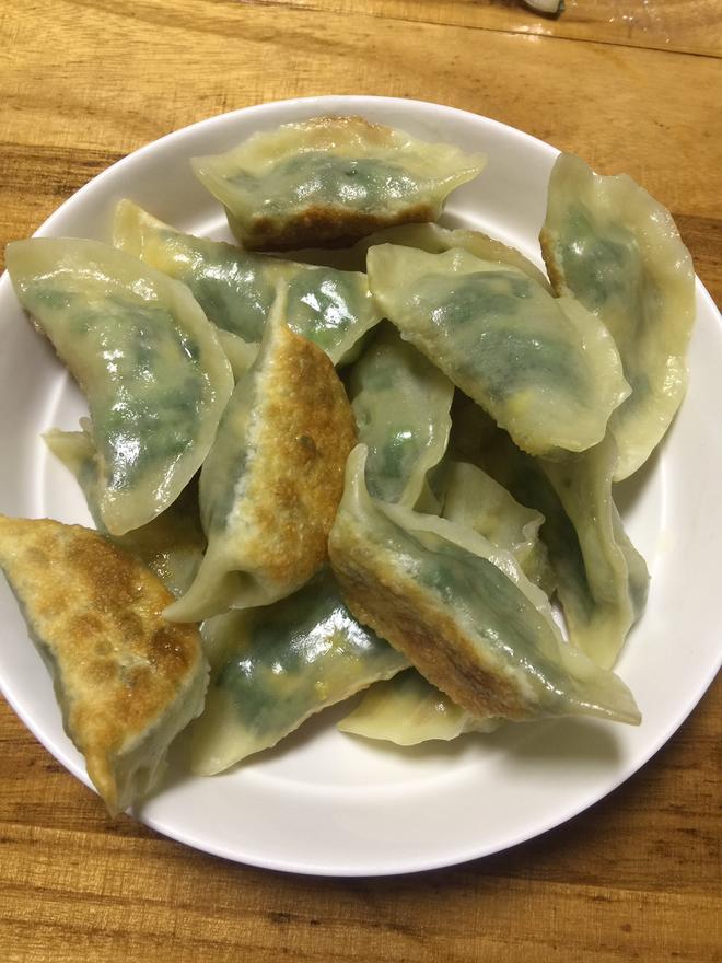 韭菜鸡蛋煎饺的做法