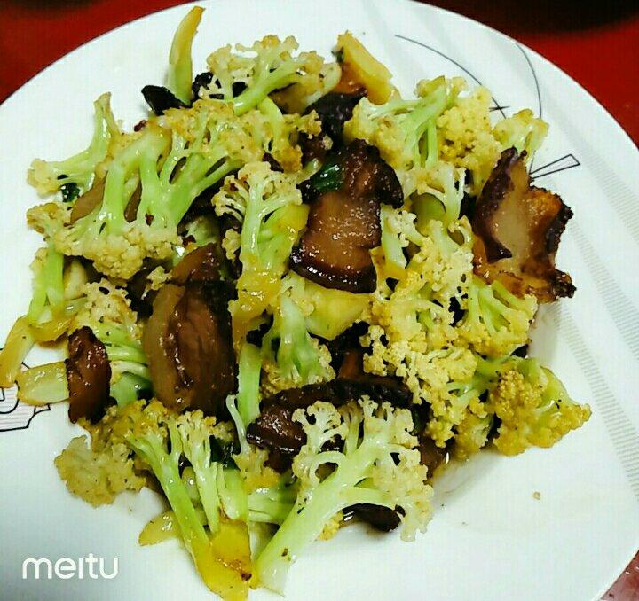 腊肉炒有机花菜