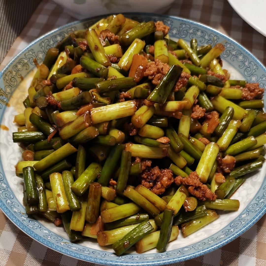 蒜苔炒肉末，三碗米饭都不够吃