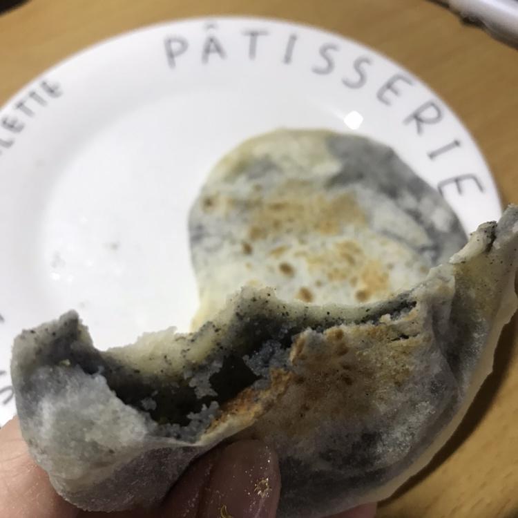 烫面千层白糖芝麻馅薄饼
