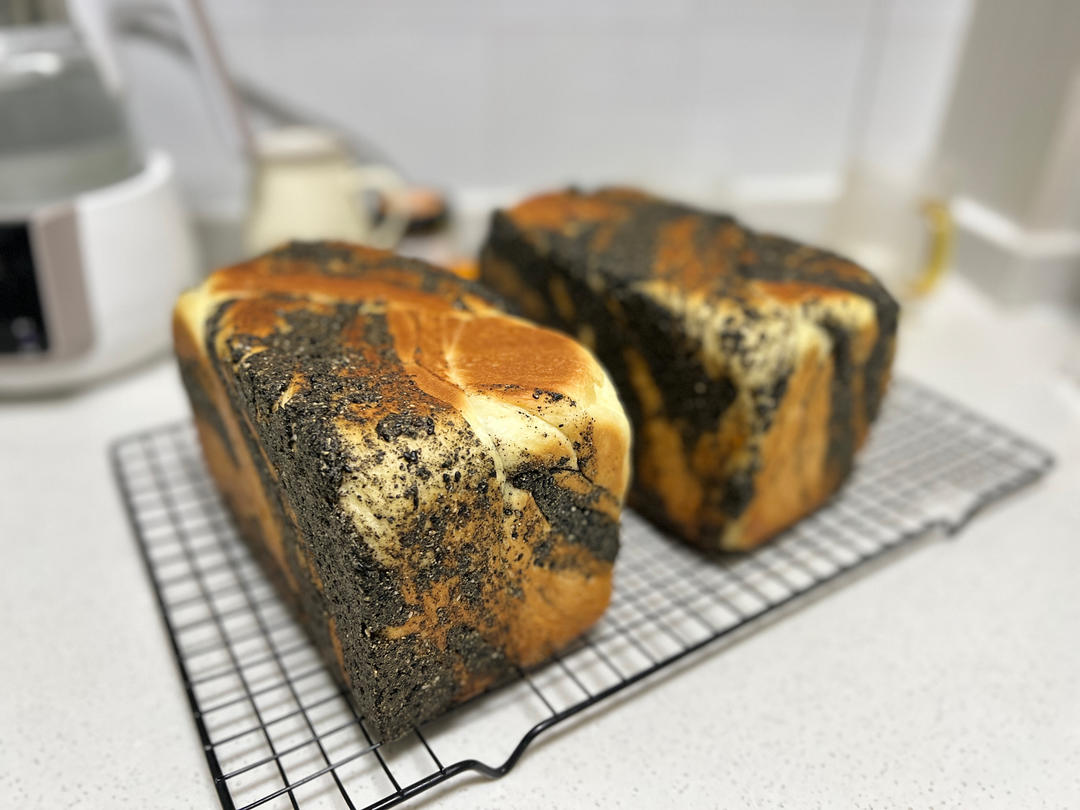 料多多系列--黑芝麻奶酥小吐司