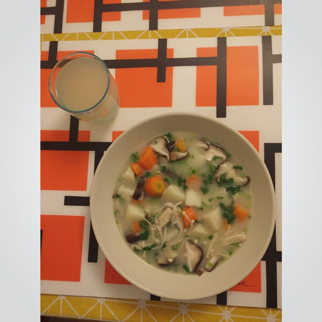 奶炖蔬菜鸡肉