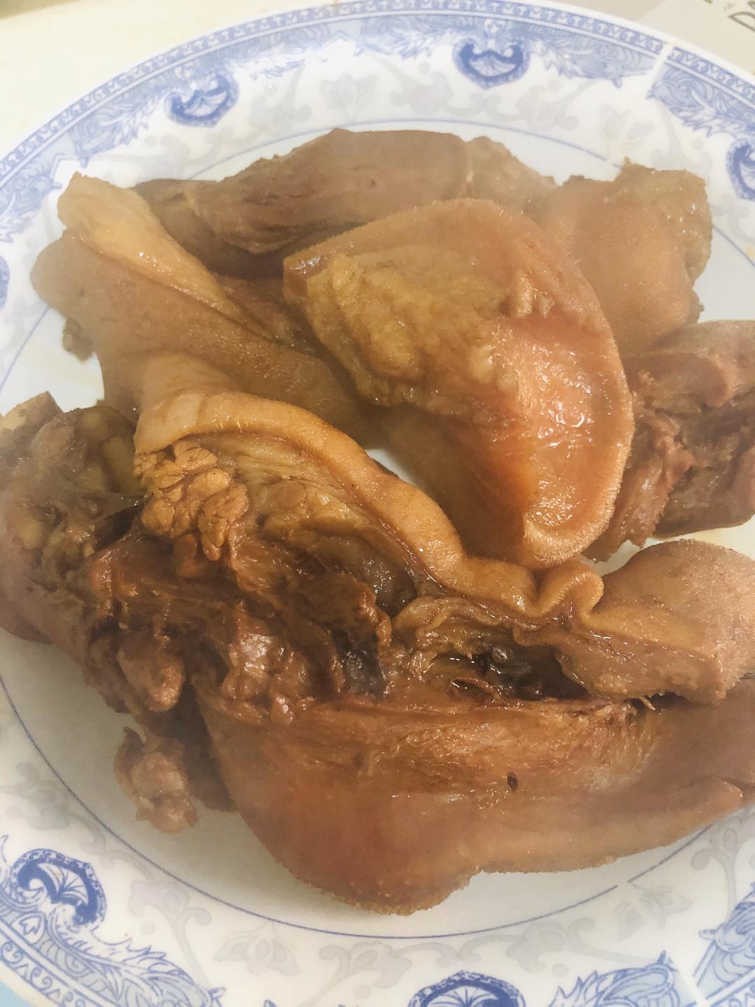 泛着香气的爆炒卤羊头肉的做法