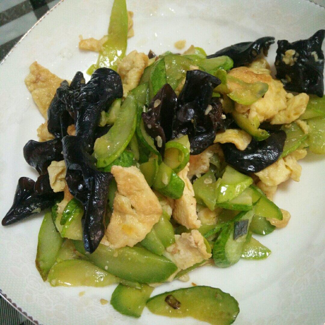 黄瓜木耳炒鸡蛋