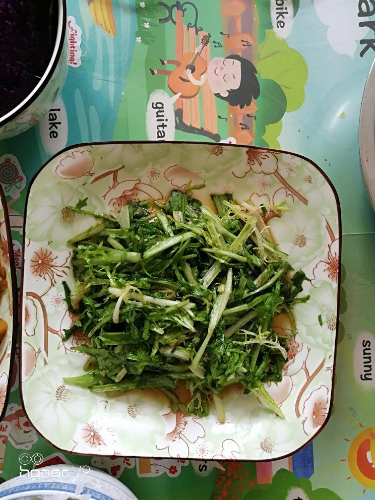 凉拌苦菊（超级简单又好吃）