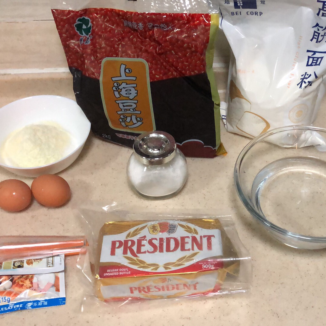 山茶花豆沙餐包的做法 步骤1