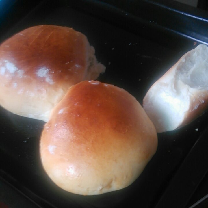 大人小孩都爱不释口的【蜂蜜牛奶小餐包】