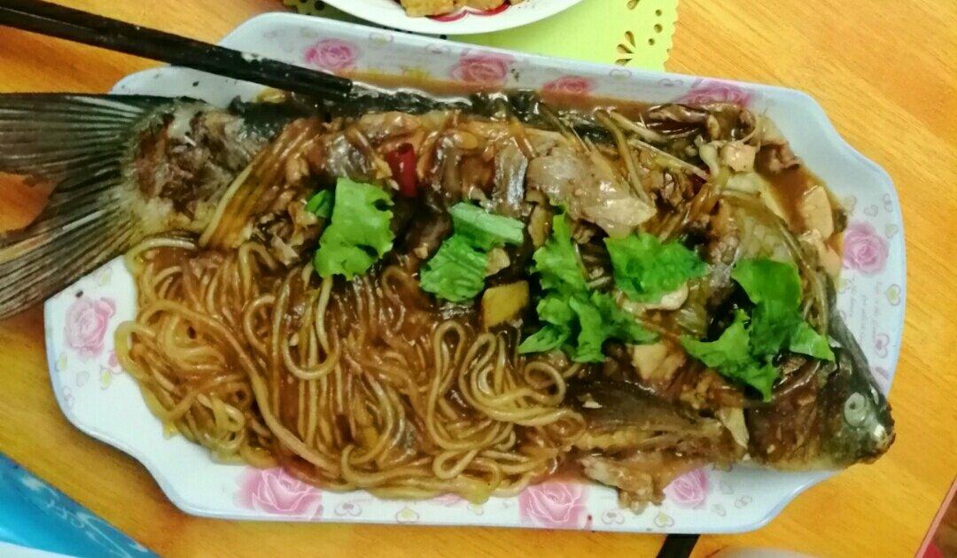 红烧鲤鱼