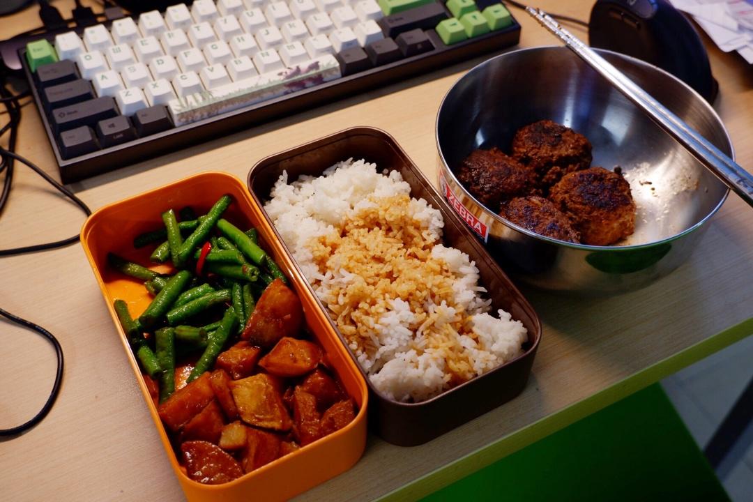 常备餐之好吃多汁的汉堡牛肉饼