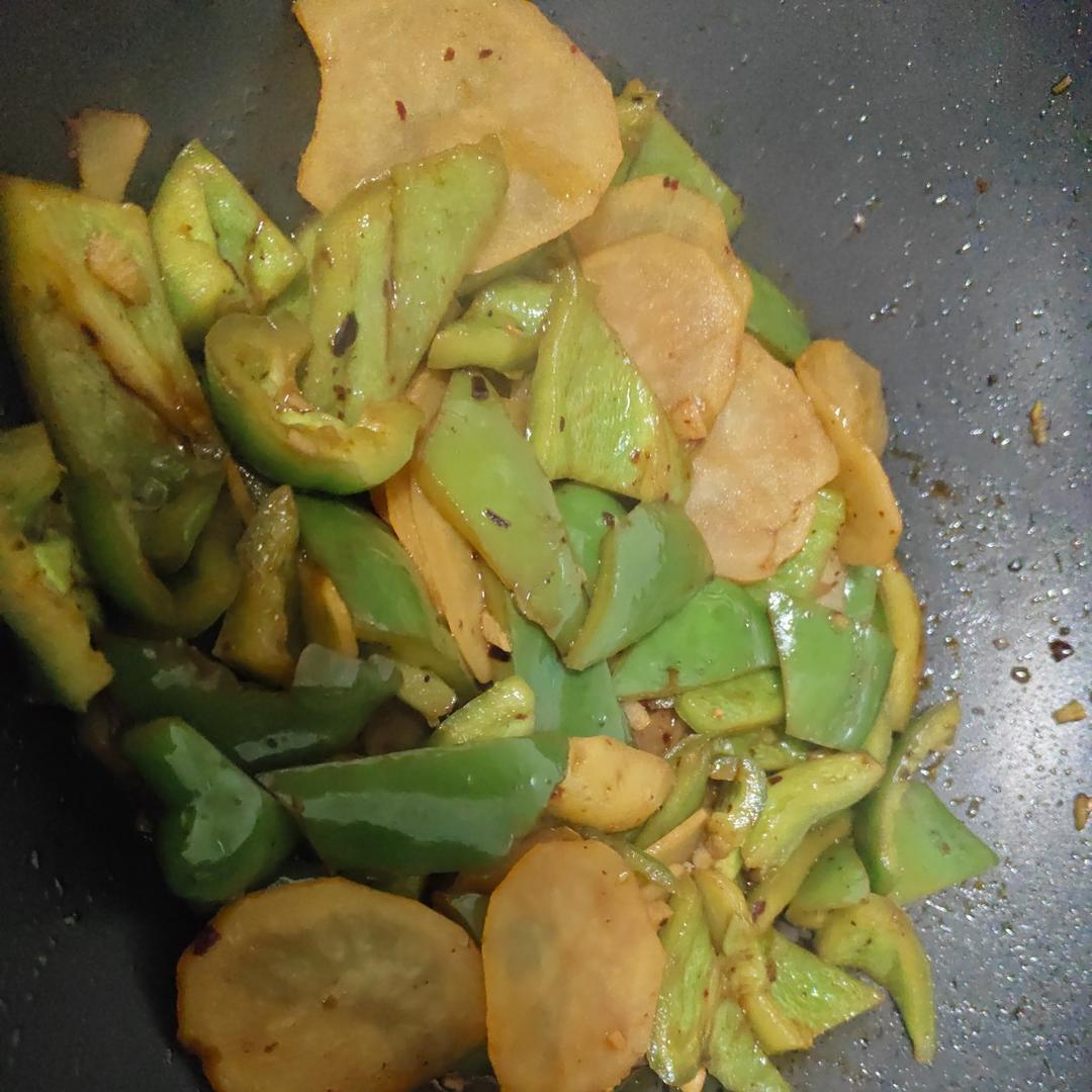 比肉都好吃的青椒炒土豆片😋简单又美味❗️