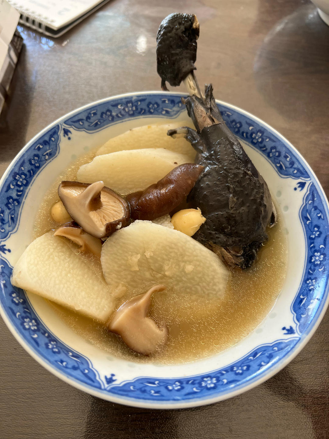 滋阴补血～香菇山药乌鸡汤