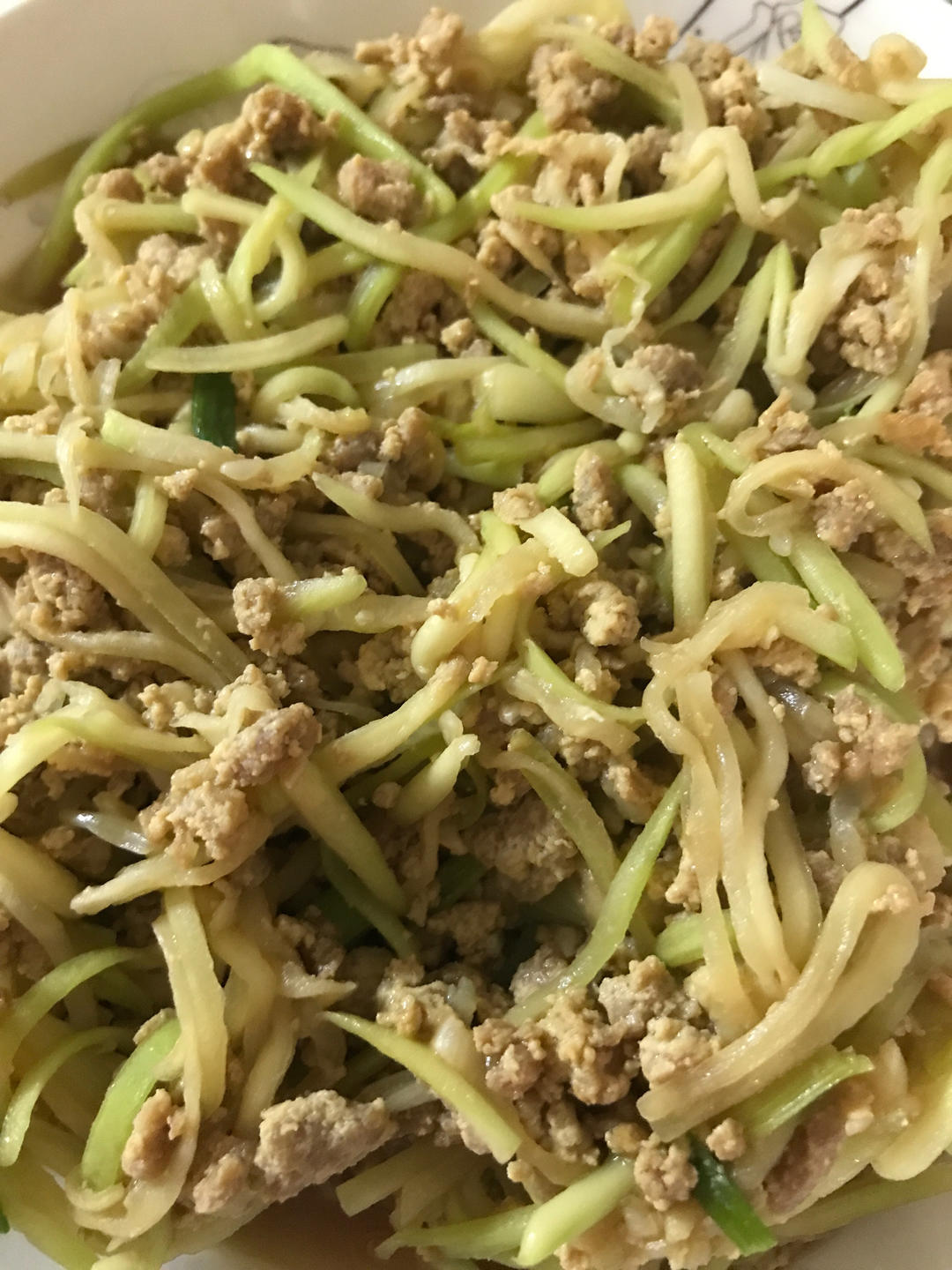 快手菜：西葫芦丝炒鸡蛋