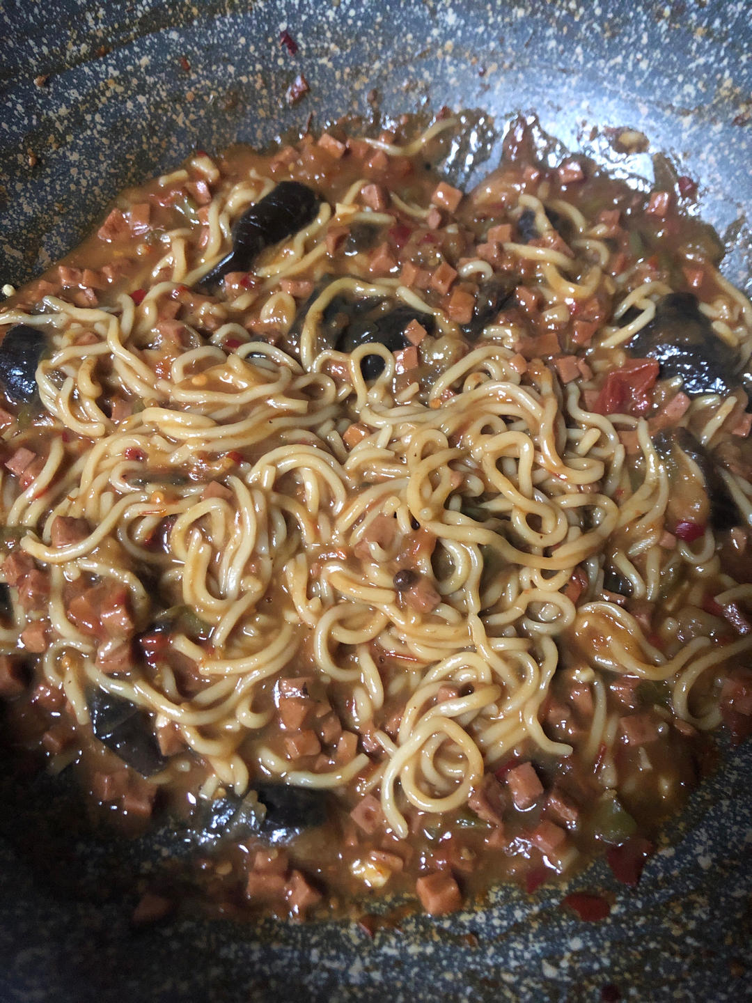 美味一锅出！茄子焖面！