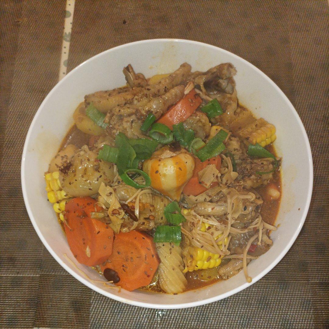 这一锅太香太下饭了，好吃到舔盘的鸡爪煲