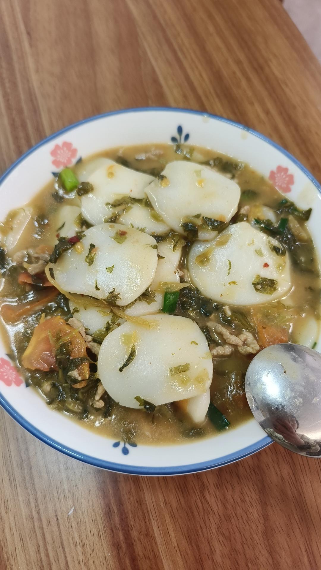 原来网友给的配方是真的，巨巨巨好吃！！！雪菜肉丝年糕超赞！
