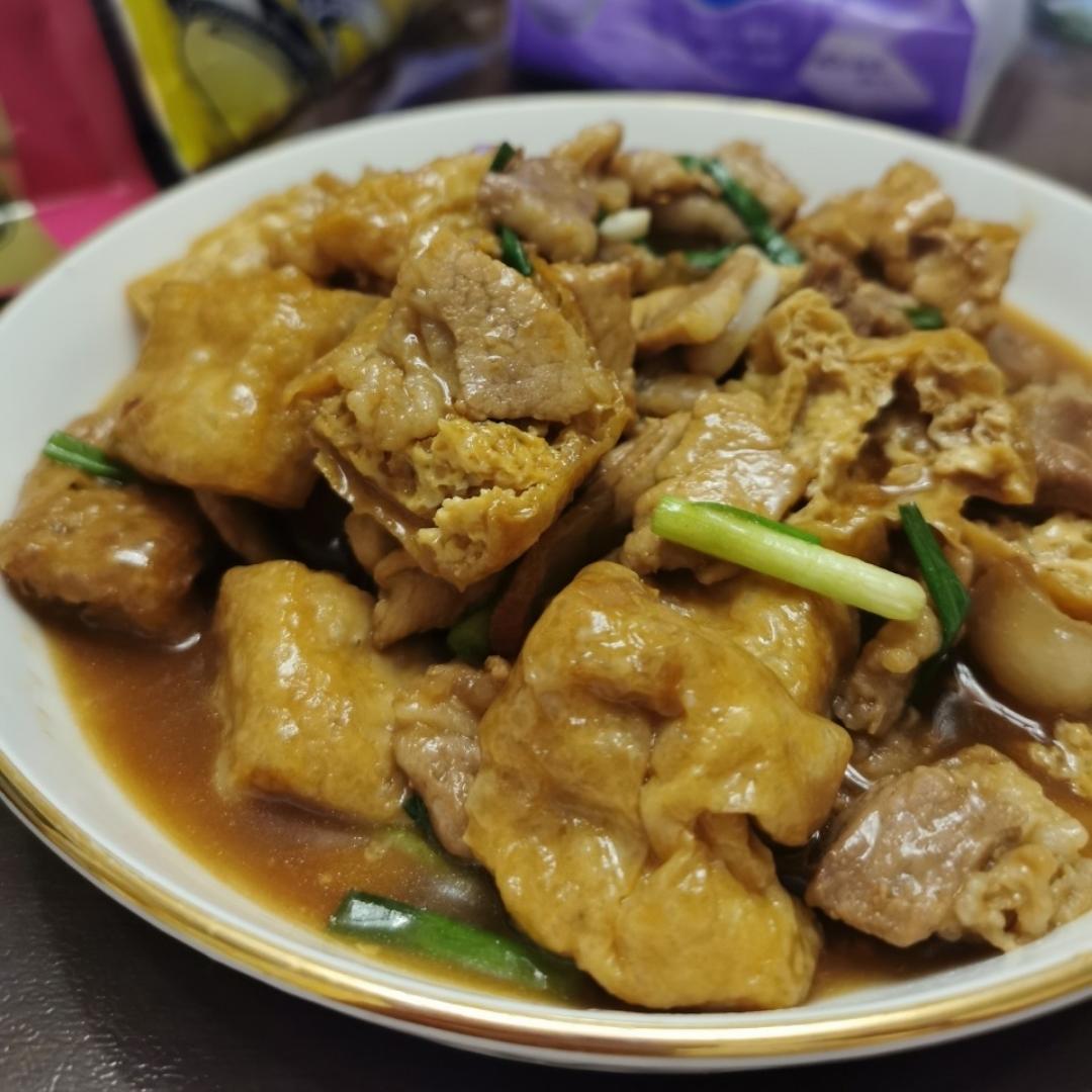 豆腐泡炒肉片