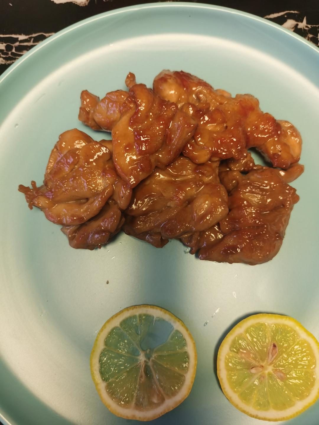 简单易做的香煎黑椒鸡排 柠檬鸡腿肉做法