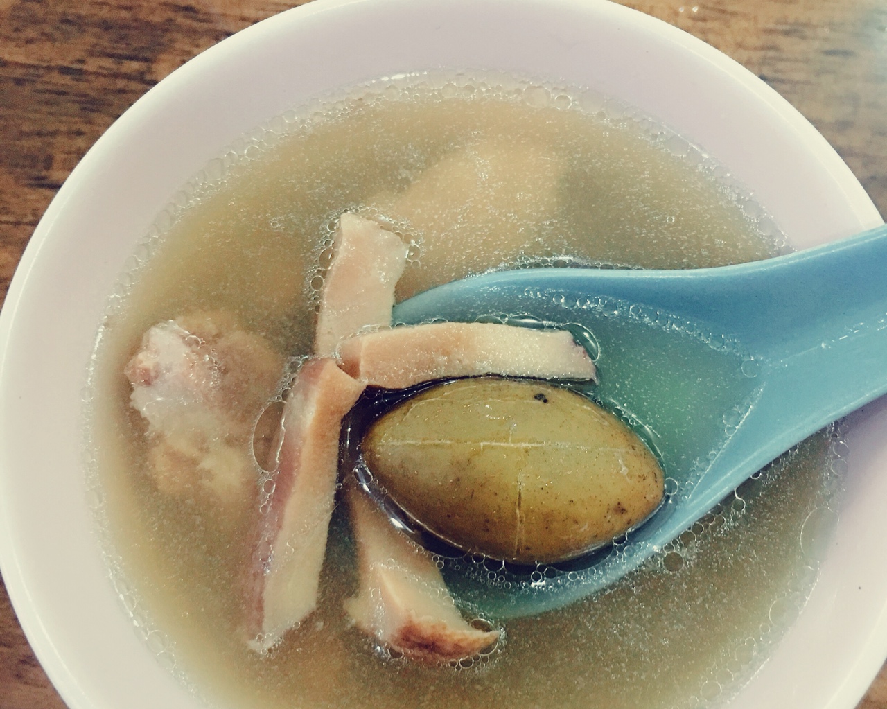 青橄榄响螺肉炖猪展汤的做法