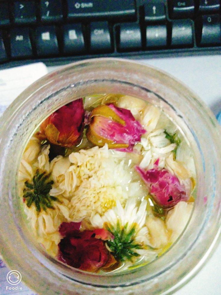 拼(ping)搏(bo)做的三花茶(养颜解郁气)