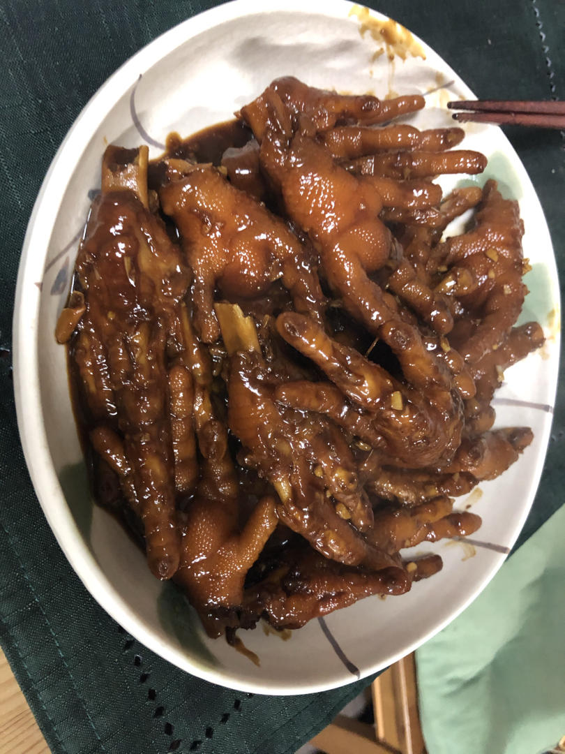 超级好吃下酒的炖鸡爪子