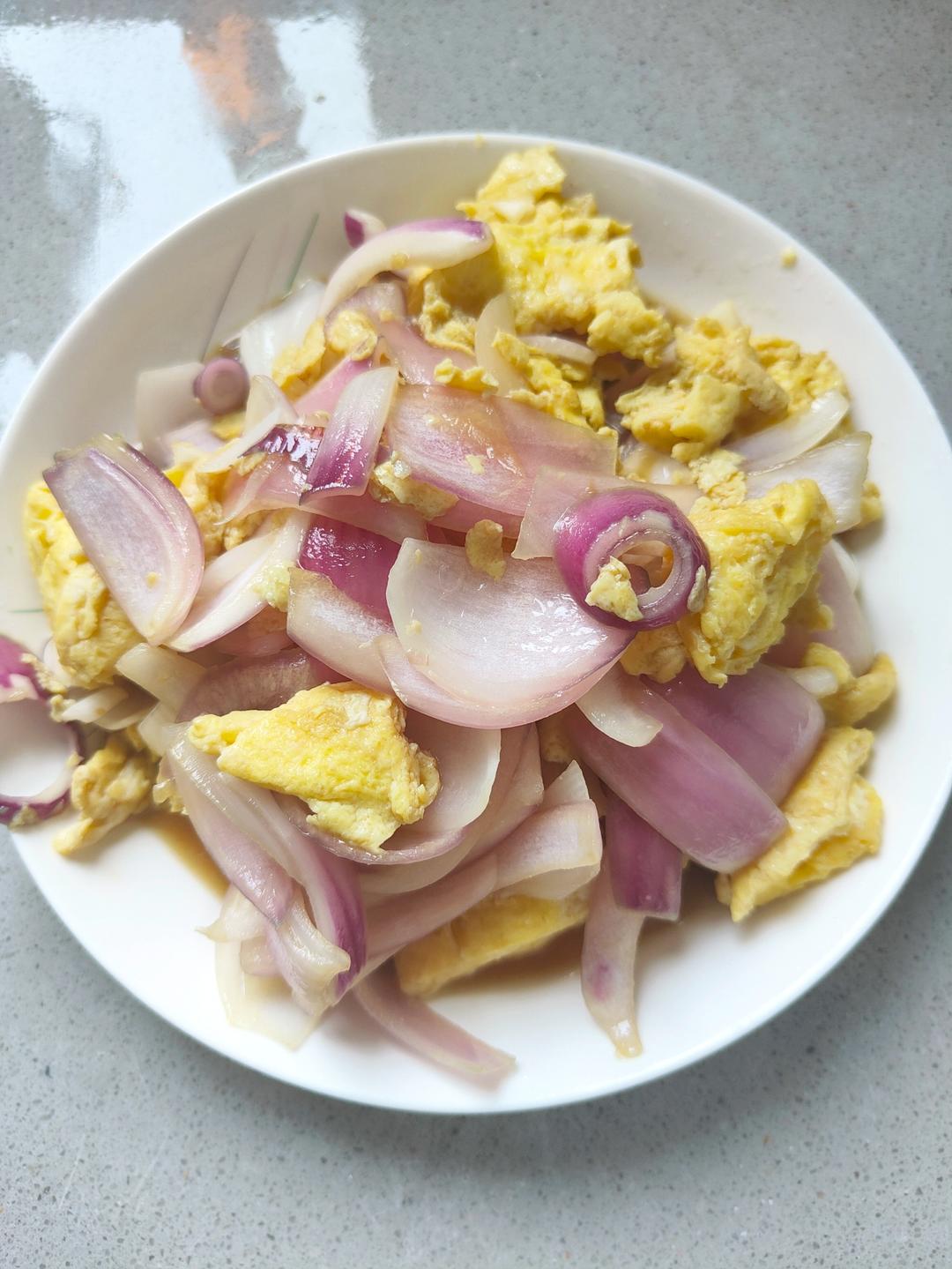 洋葱炒鸡蛋（5分钟快手菜）