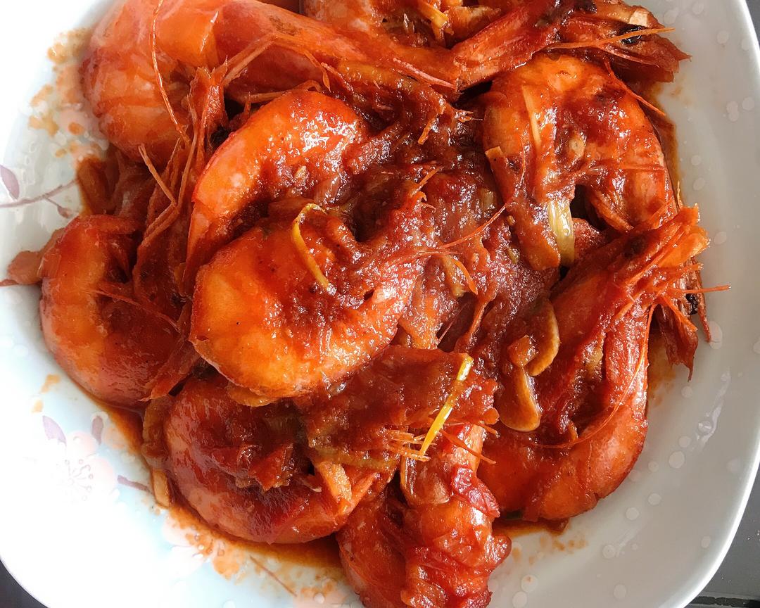 酱油适量白糖1勺(根据个人口味增减)食用油适量盐适量番茄大虾的做法