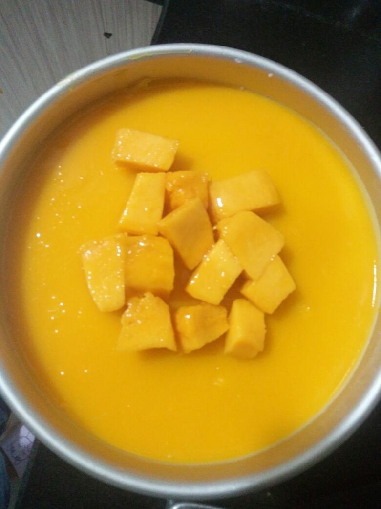 8寸酸奶芒果慕斯蛋糕