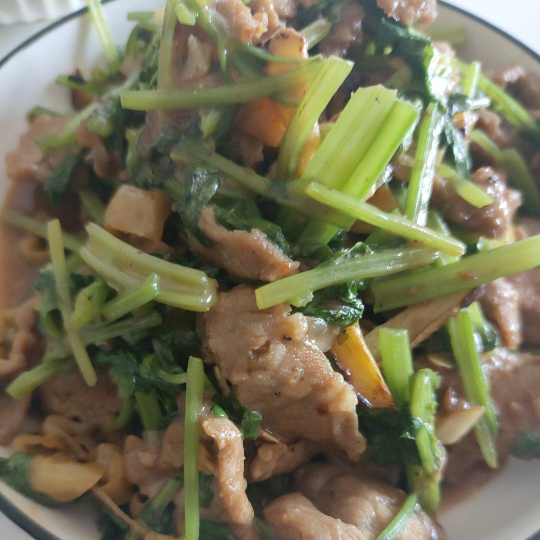 🥙香辣鲜嫩的泡椒牛肉，真的太好吃了，晚上多干了两碗饭🍚🍚，酸酸辣辣开胃的下饭菜