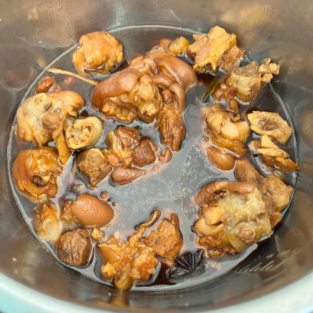 电压力锅版卤猪蹄