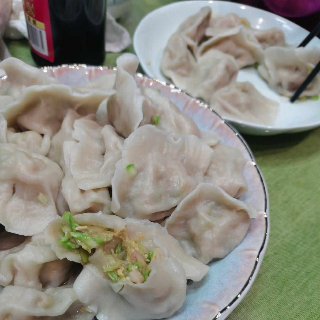 西葫芦虾仁馅饺子（鲜嫩多汁，口口生香）