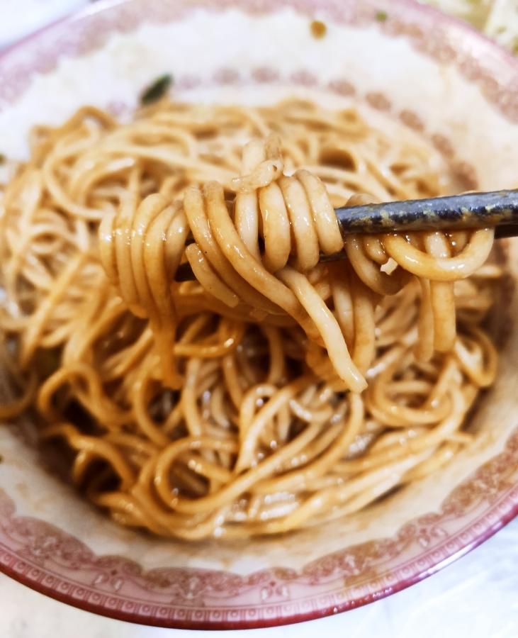 百吃不厌的葱油拌面的做法