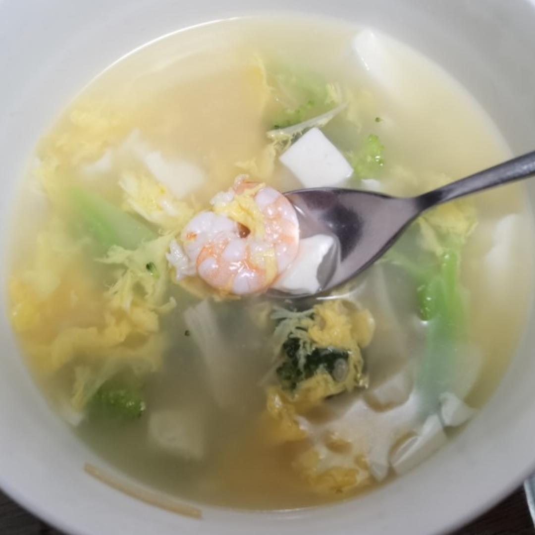 豆腐鲜虾菇菌汤