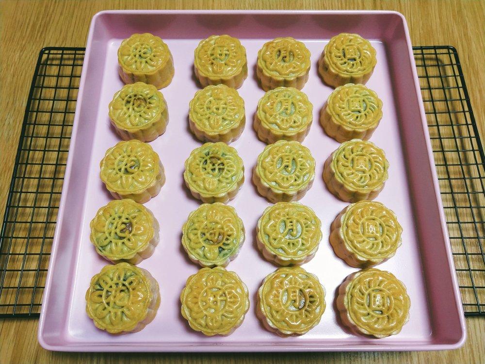 广式月饼——蛋黄莲蓉月饼