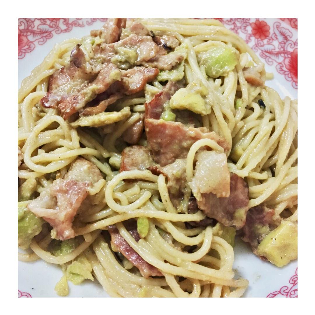 小清新牛油果火腿意面