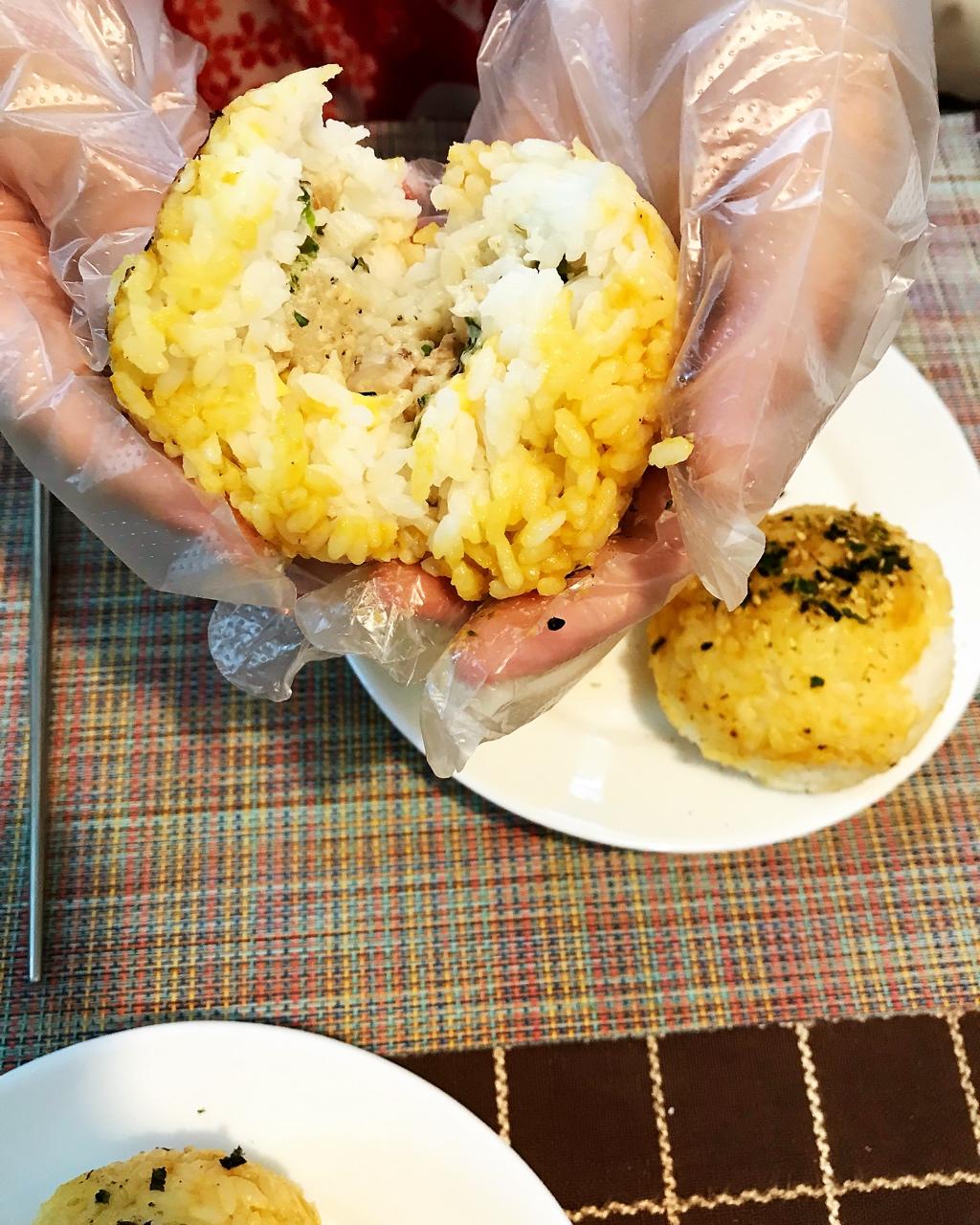 味增蛋黄酱烤饭团