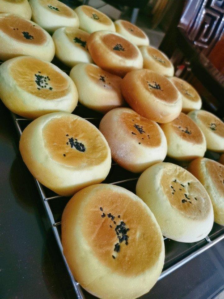 日式豆沙面包（皮肤透亮的软妹子）