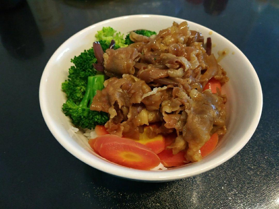 肥牛饭 比吉野家还好吃