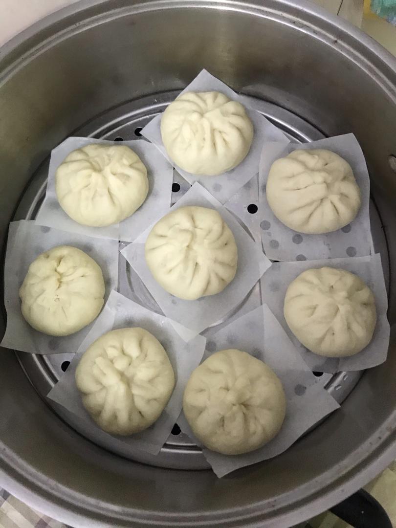 松软多汁的肉包子