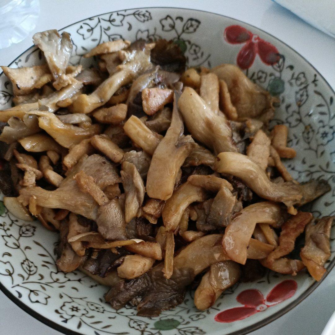 蘑菇炒肉丝