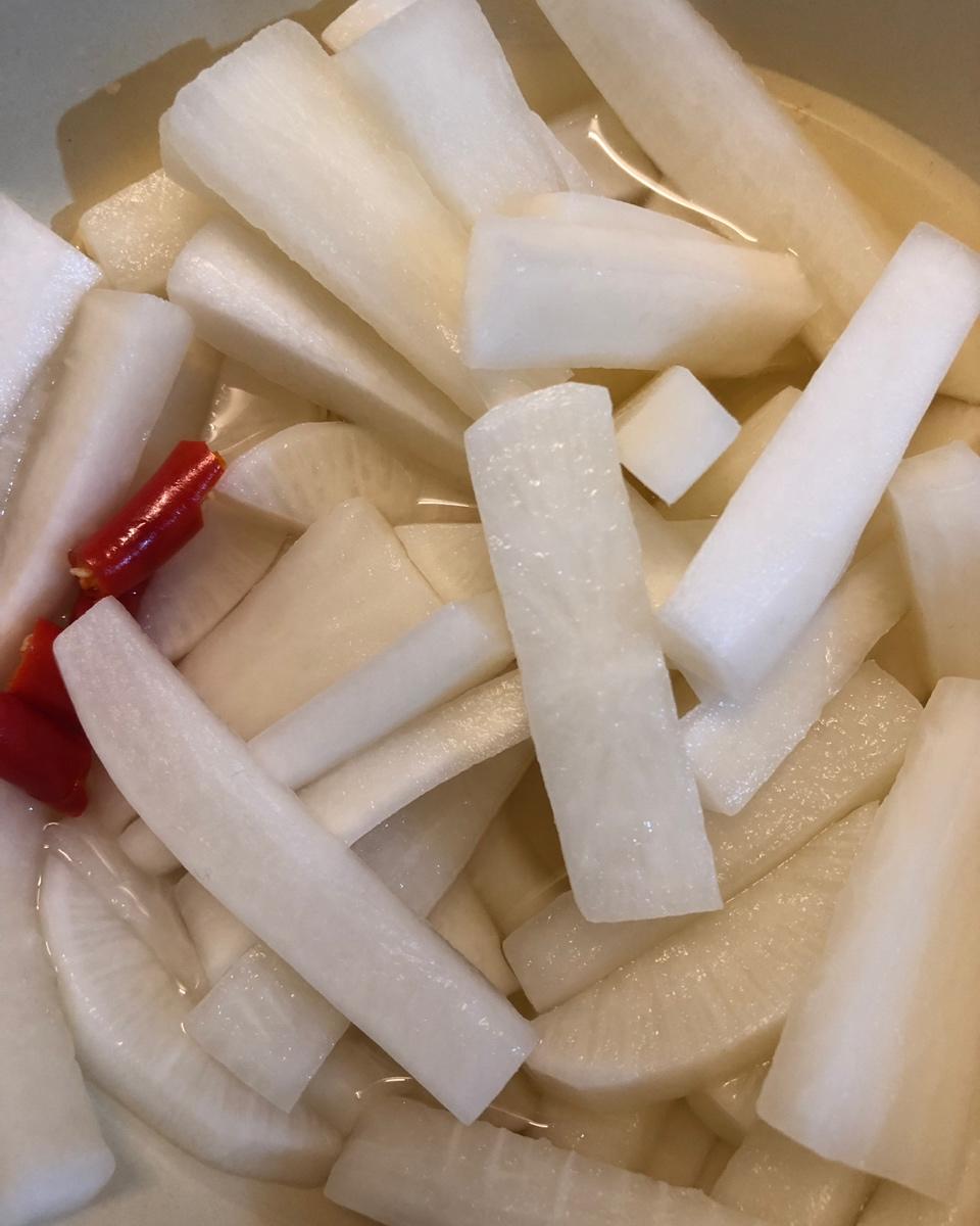 谢绵长情话做的酸萝卜