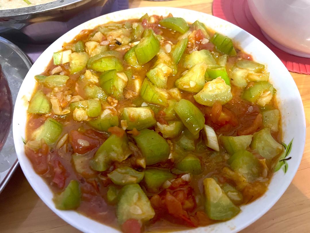 很下饭的西红柿烧丝瓜的做法