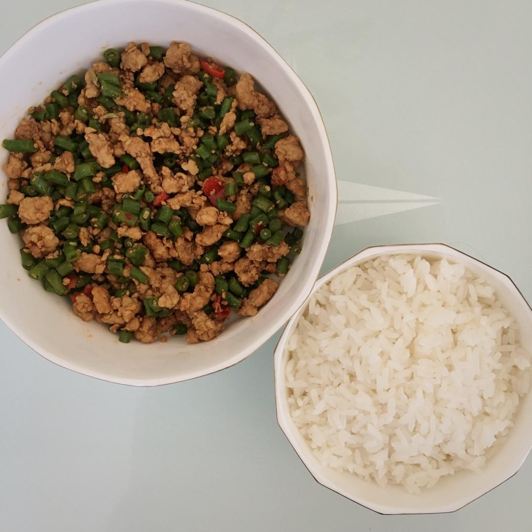 肉沫豆角下饭菜