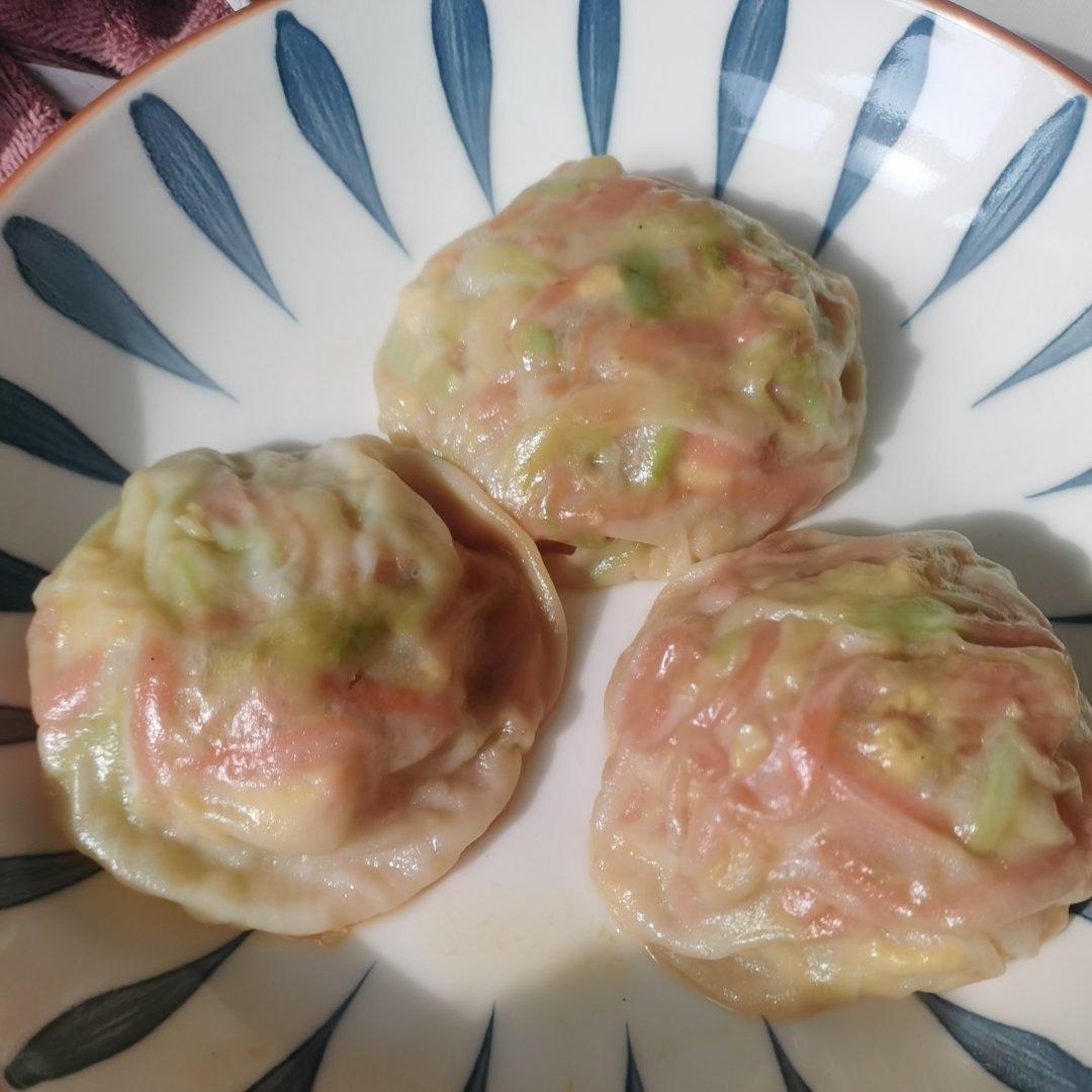 低脂低卡一口一个西葫芦鸡蛋素蒸包