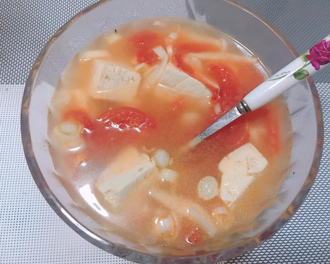 金针菇番茄豆腐汤