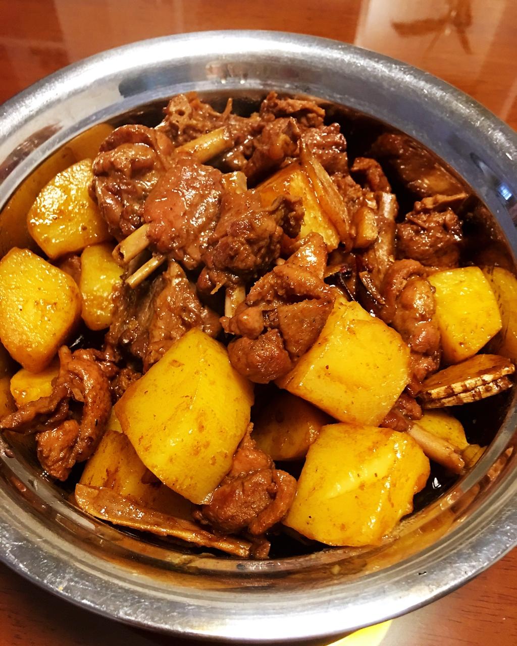土豆焖鸭