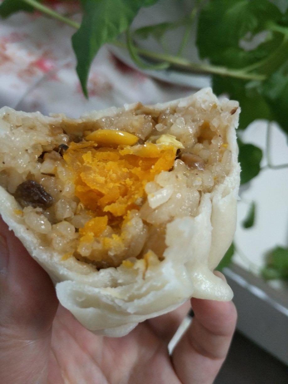 饺子皮咸蛋黄烧麦