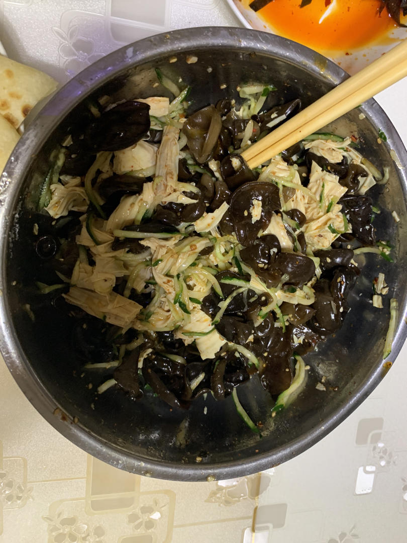 凉拌（腐竹木耳黄瓜）
