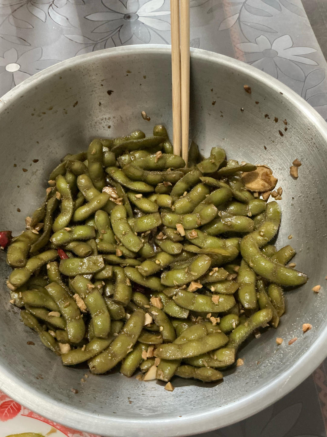 武汉夜市标配嗦毛豆