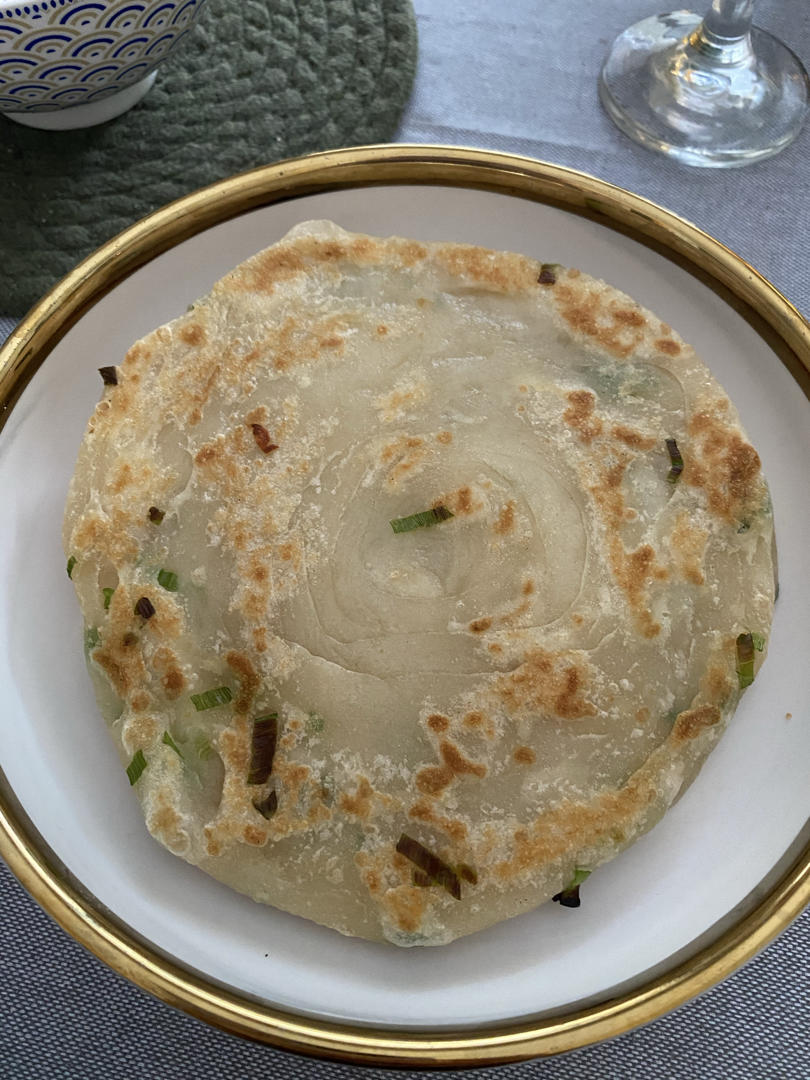 家常葱油饼 柔软多层 凉了也不硬 附细节视频详解