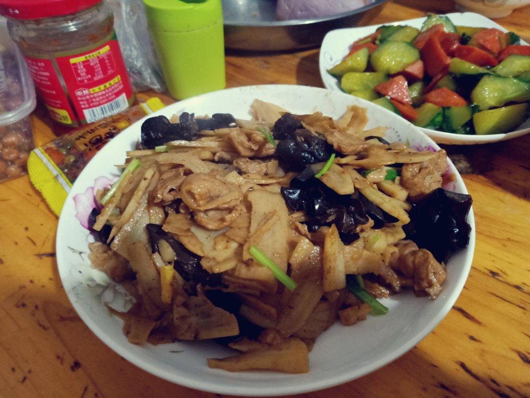 莲菜（莲藕）炒肉丝